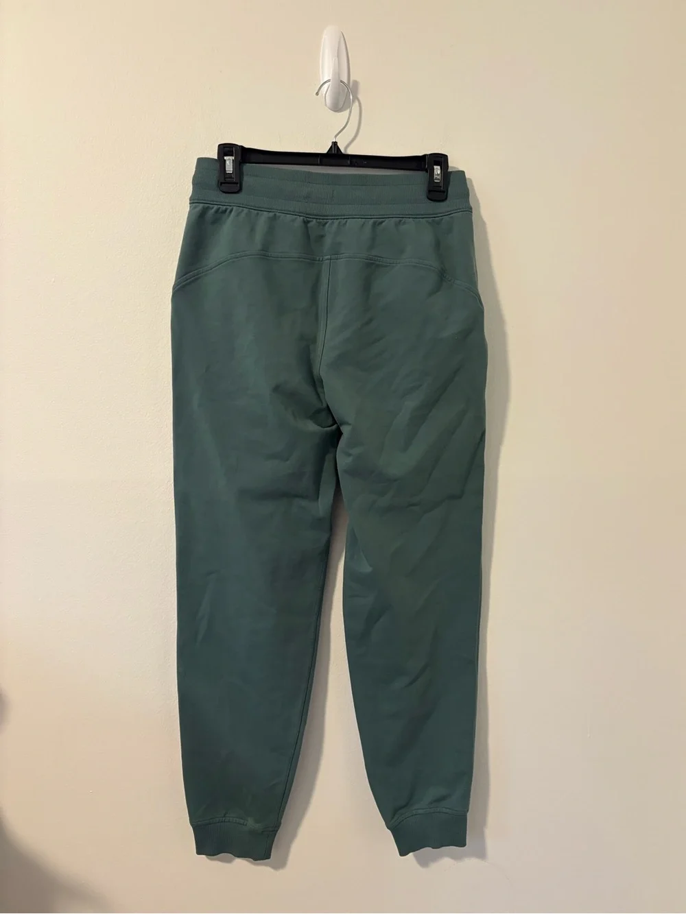 Lululemon Scuba High-Rise Jogger Size 6